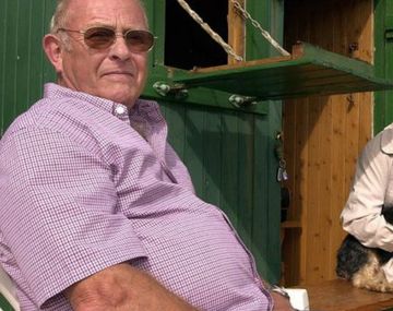 Se dejó morir al lado del cadáver de su marido