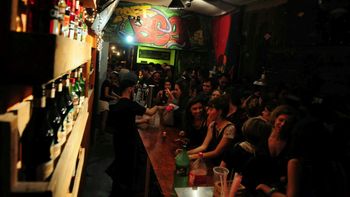 Hamburguesas, papas y birra Hamburguesas, papas y birra