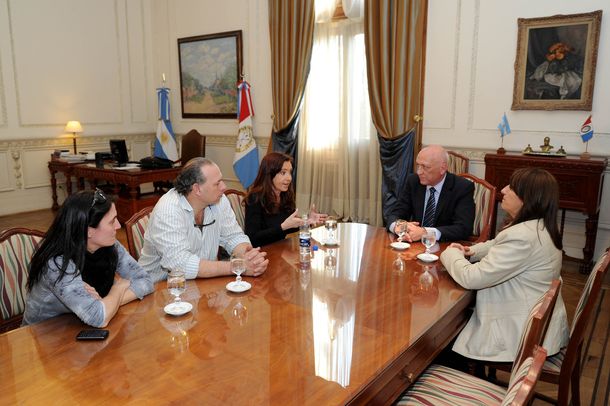 Cristina elogió la tarea de los rescatistas en Rosario
