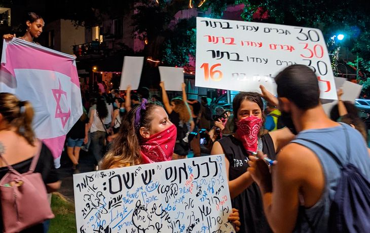 Conmoción y protestas en Israel luego de que 30 hombres violaran a una adolescente de 16 años