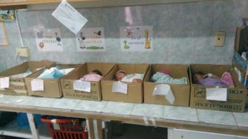 la cara que mas duele de la crisis: bebes en cajas en un hospital de venezuela la cara que mas duele de la crisis: bebes en cajas en un hospital de venezuela