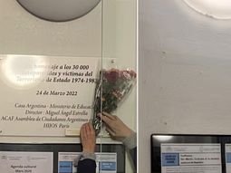 Placa retirada de la Casa Argentina de París. Placa retirada de la Casa Argentina de París.