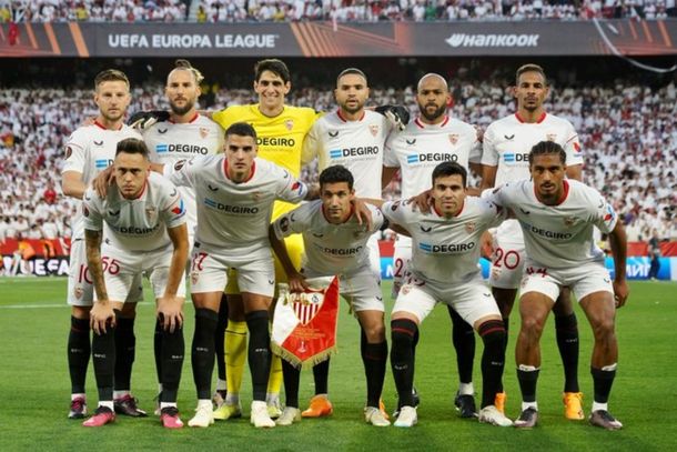 Sevilla, con presencia argentina, goleó 3-0 al United y se metió en semis