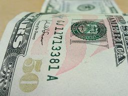 El dólar volvió a bajar. El dólar volvió a bajar.