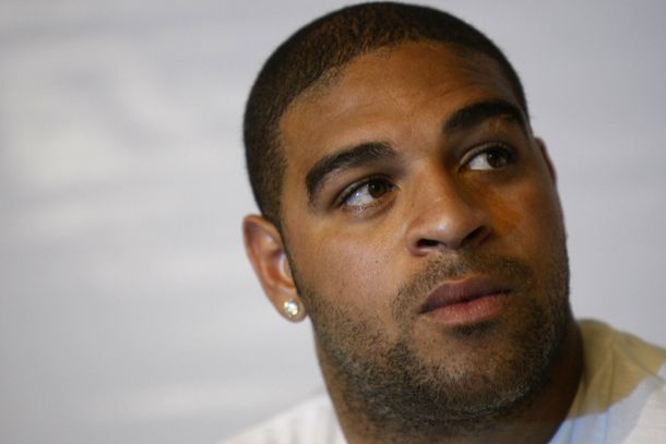 El brasileño Adriano, acusado por tráfico de drogas