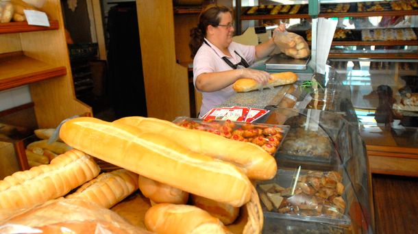 Otro golpe al bolsillo: el kilo de pan se fue a $40 en la Provincia