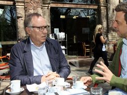 Nielsen junto a Kravetz. Foto de archivo. Nielsen junto a Kravetz. Foto de archivo.