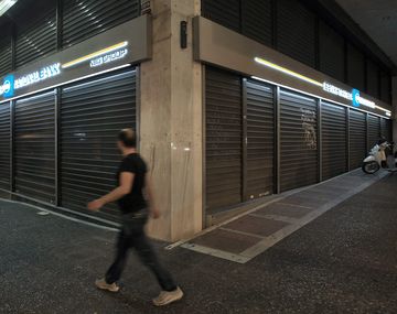 Grecia comienza la semana con bancos abiertos y un marcado aumento del IVA