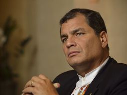 correa denuncio que fue amenazado y suspendio una actividad correa denuncio que fue amenazado y suspendio una actividad