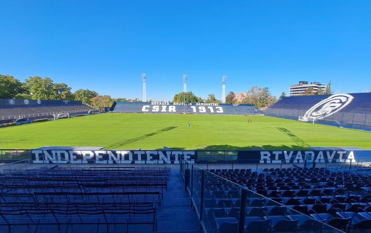 Independiente y Estudiantes juegan en el Bautista Gargantini.