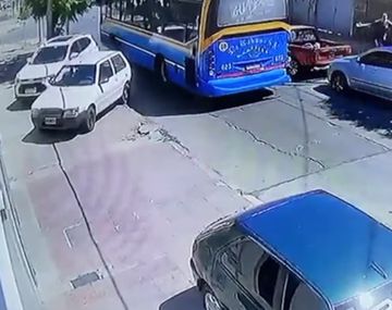Chofer frustró un robo en San Justo y balearon su colectivo: murió una pasajera