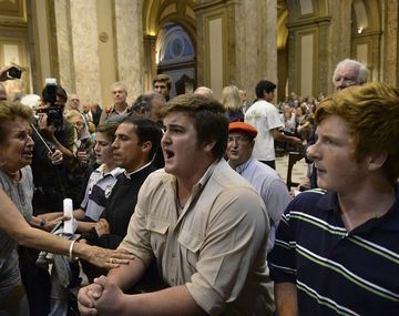 Incidentes durante una misa interreligiosa en la Catedral