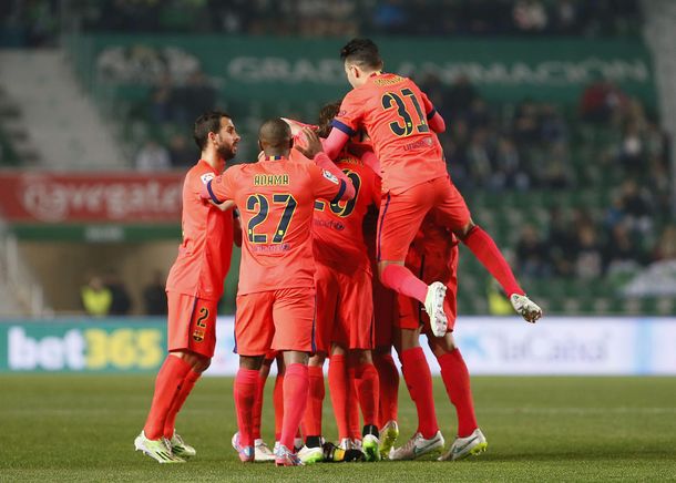 Barcelona goleó al Elche y enfrentará al Atlético Madrid