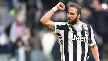 ¿es el 9 de la seleccion? higuain anoto su primer triplete con la camiseta de la juventus ¿es el 9 de la seleccion? higuain anoto su primer triplete con la camiseta de la juventus