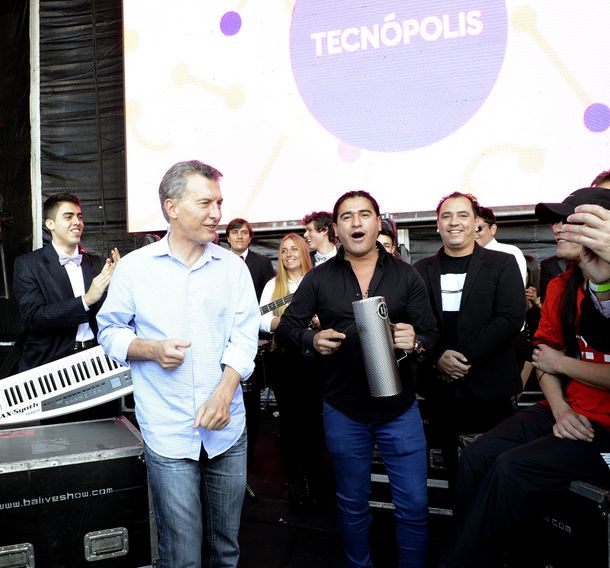 Macri cantó y bailó cumbia en Tecnópolis