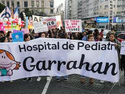 nuevo paro de trabajadores del hospital garrahan: anuncian masiva marcha a plaza de mayo