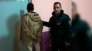 le tiro agua caliente a su mujer, erro y le causo quemaduras a su hijita le tiro agua caliente a su mujer, erro y le causo quemaduras a su hijita