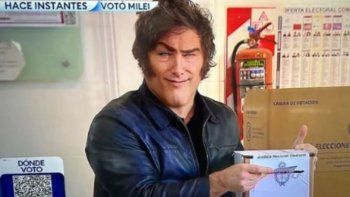 estallaron los memes tras la foto retocada de milei: en tinder/en persona estallaron los memes tras la foto retocada de milei: en tinder/en persona