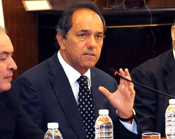 Scioli dijo que Massa copia la agenda electoral de Insaurralde