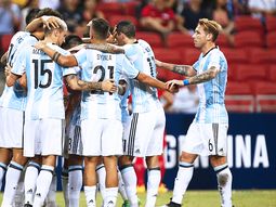 El festejo de los hombres de Sampaoli en el estadio Nacional de Singapur El festejo de los hombres de Sampaoli en el estadio Nacional de Singapur