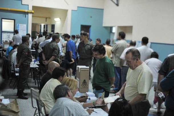 Eleccioneschubut_telam