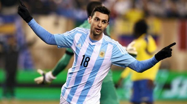 Otra baja para Martino: lesionado, Pastore se queda en Francia