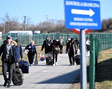 Cancillería informó que hasta ahora 80 argentinos salieron de Ucrania