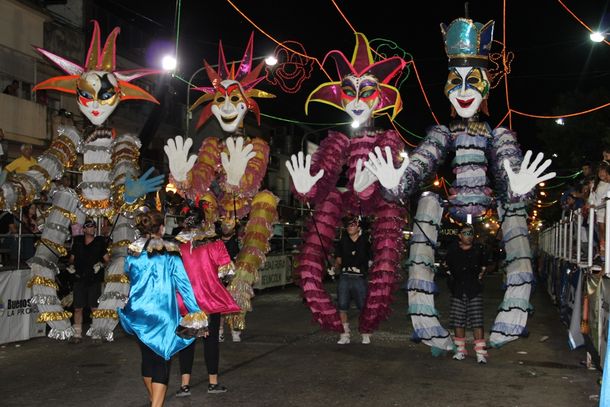 Sólo en el carnaval de Lincoln los turistas gastarán 10 millones de pesos