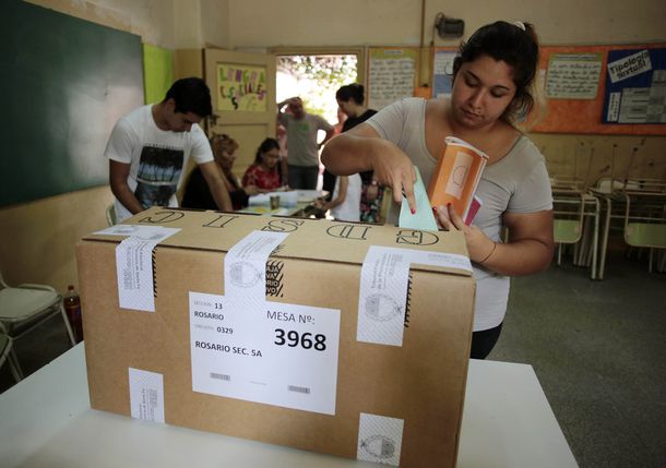 Tras las apretadas elecciones, proponen reformar la Constitución de Santa Fe