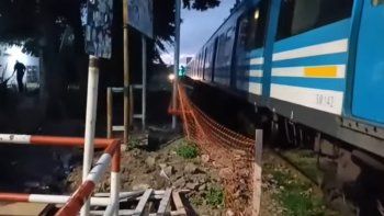 servicio interrumpido en el tren sarmiento por el hallazgo de un cuerpo en las vias servicio interrumpido en el tren sarmiento por el hallazgo de un cuerpo en las vias