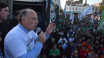 cordoba: accastello cerro su campana y aseguro que transformara la provincia cordoba: accastello cerro su campana y aseguro que transformara la provincia