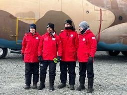 El presidente Luis Lacalle Pou visitó la Antártida junto a sus hijos y se desató la polémica por el Frente Amplio. El presidente Luis Lacalle Pou visitó la Antártida junto a sus hijos y se desató la polémica por el Frente Amplio.