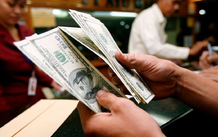 Por las vacaciones de invierno, el dolar ilegal escaló el lunes 33 centavos