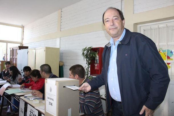 Sanz reclamó el voto electrónico para facilitarle la vida al ciudadano