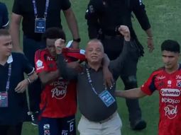 insolito: el maximo dirigente del dim provoco a los hinchas tras la eliminacion insolito: el maximo dirigente del dim provoco a los hinchas tras la eliminacion
