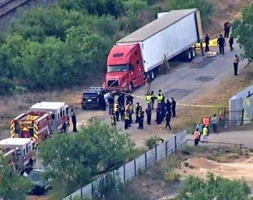 Encontraron 46 migrantes muertos en un camión abandonado en Texas