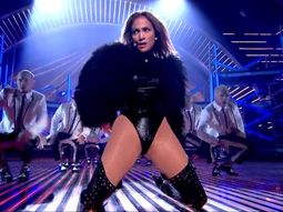 criticaron a jennifer lopez por hacer un espectaculo muy osado criticaron a jennifer lopez por hacer un espectaculo muy osado