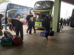 otra vez demoraron a 3 choferes que llevaban chicos a bariloche por estar drogados otra vez demoraron a 3 choferes que llevaban chicos a bariloche por estar drogados