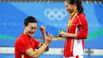 gano la plata en saltos ornamentales y, de yapa, su novio le pidio matrimonio gano la plata en saltos ornamentales y, de yapa, su novio le pidio matrimonio