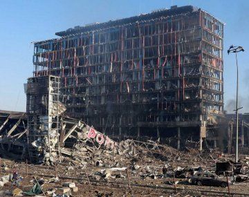 Ucrania: al menos seis muertos en un bombardeo a un shopping de Kiev