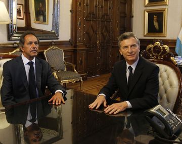 Daniel Scioli con Mauricio Macri en 2016.