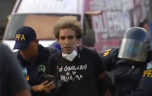 La Policía detuvo violentamente a manifestantes en Congreso: las imágenes
