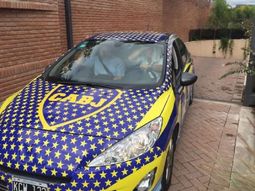 broma pesada: es fanatico de river y le plotearon el auto a lo boca broma pesada: es fanatico de river y le plotearon el auto a lo boca