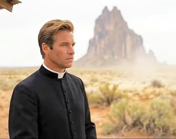 Val Kilmer resucita gracias a la IA para protagonizar una película sobre un cura: mirá el tráiler