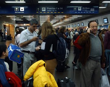 Sin vuelos de Aerolíneas y Austral por un conflicto gremial