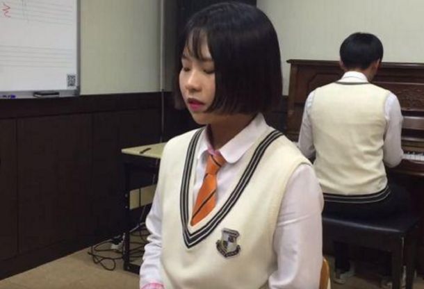 Una coreana cantó un tema de Adele y revolucionó la web