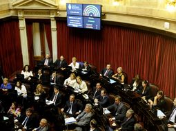 el senado aprobo la historica ley para el pago a los fondos buitre el senado aprobo la historica ley para el pago a los fondos buitre
