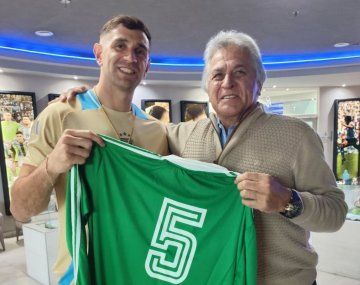 Encuentro histórico: Dibu y Fillol compartieron un emotivo momento