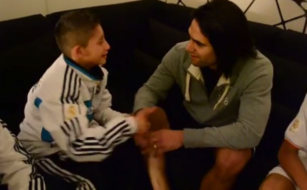 Mirá la emoción de un nene al conocer a Falcao, su ídolo