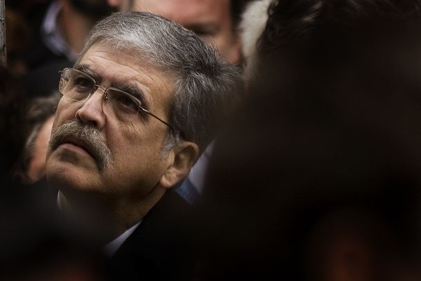 Revisarían los contratos de YPF con distribuidoras